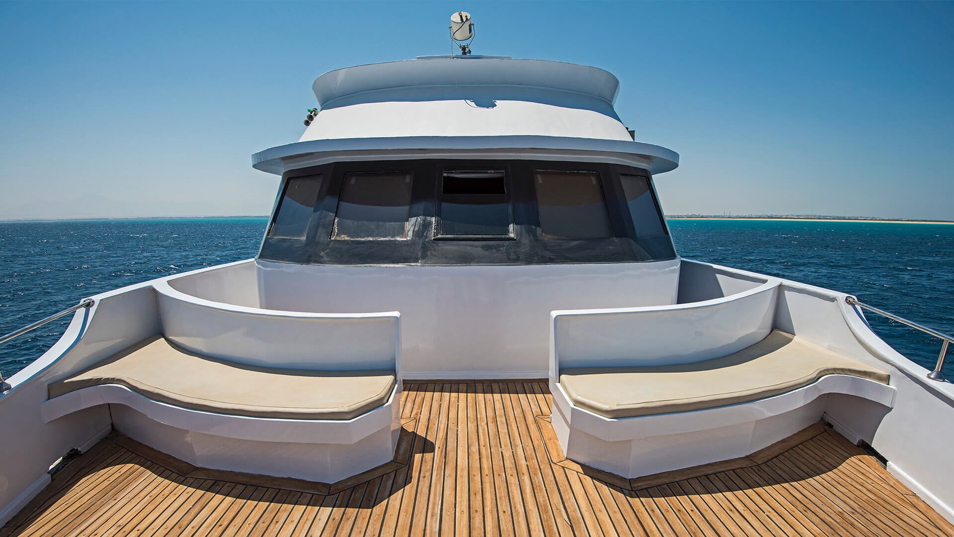 yatch single extra 02 - Client Name